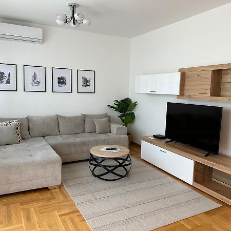 Apartment Aura Belgrad Exteriör bild