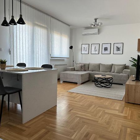 Apartment Aura Belgrad Exteriör bild