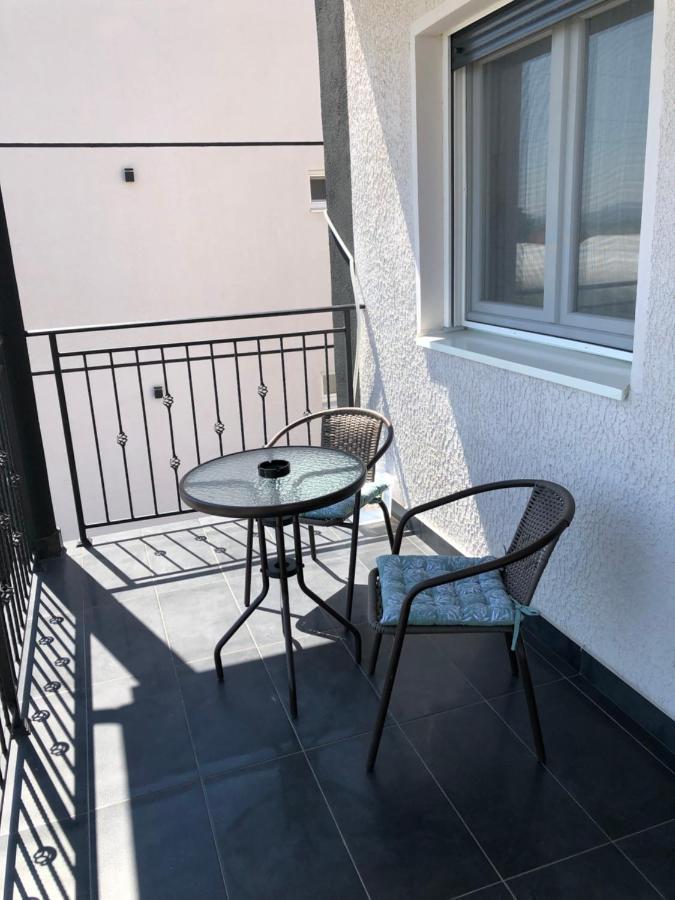 Apartment Aura Belgrad Exteriör bild